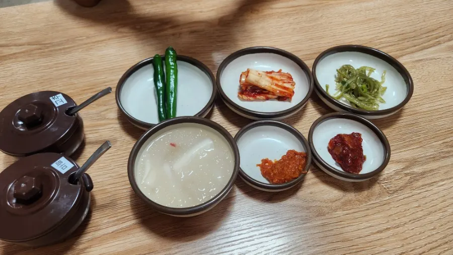 얼음 동동 띄운 시원한 동치미