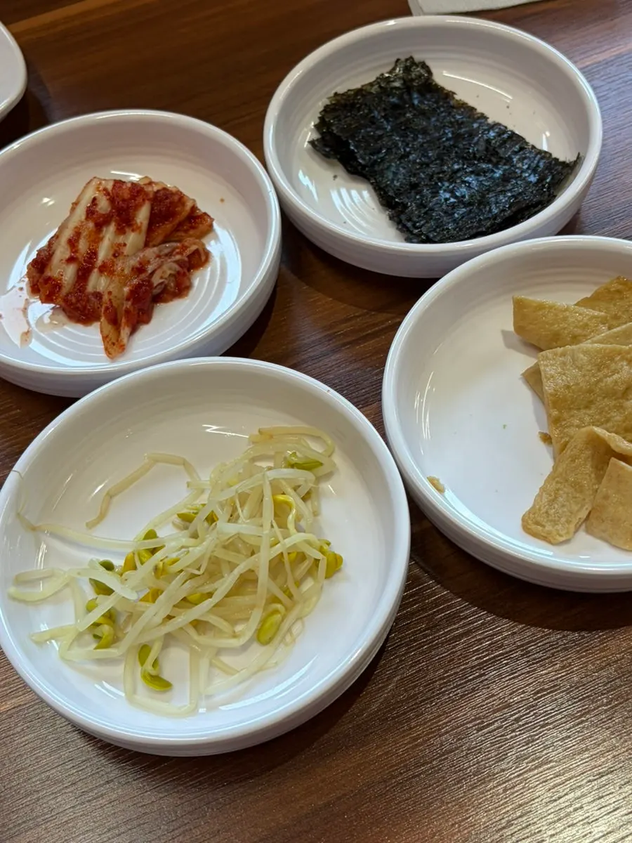 Self-serve side dish bar corner at Onjeong Jorim
