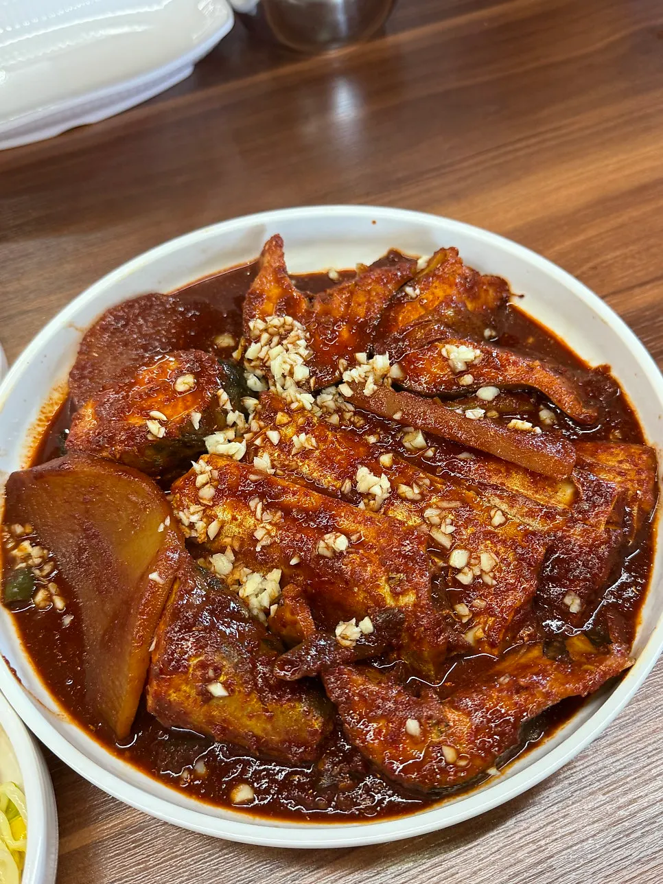 Hairtail stew and side dishes at Onjeong Jorim Hyeopjae Branch