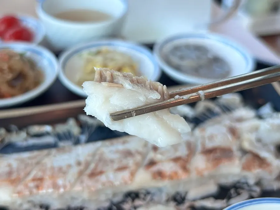 Hairtail-fish flesh with bones picked out