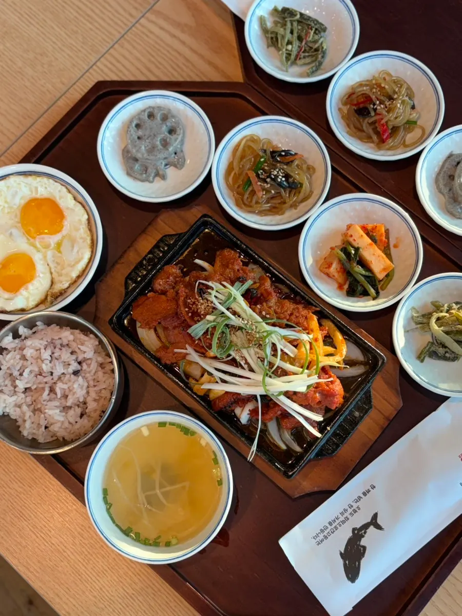 화덕제육정식 한 상 차림