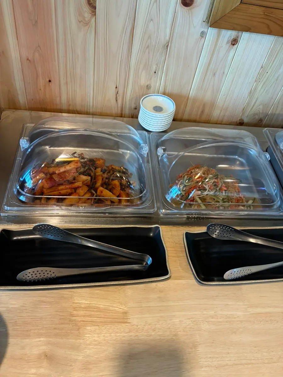 Self-bar station where you can fry your own egg