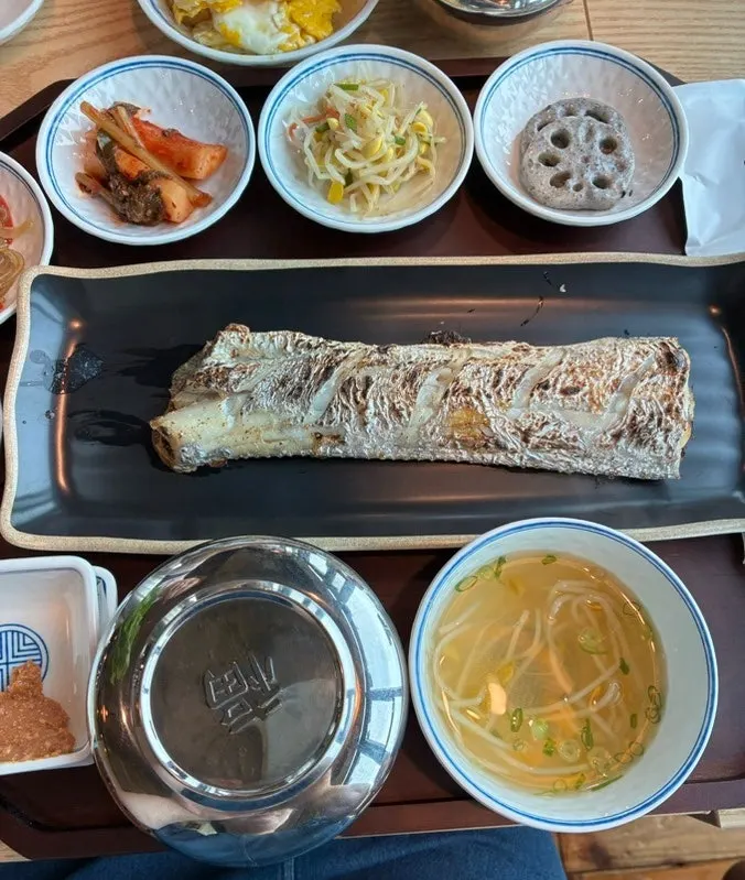 Plate of side dishes brought from the self-bar