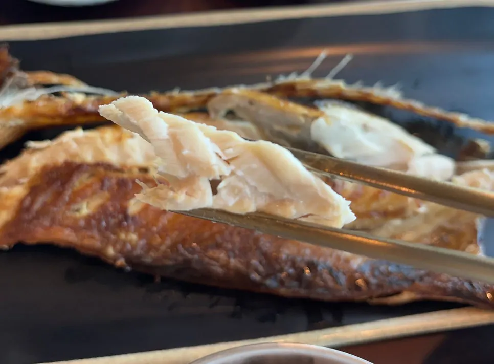 살을 발라낸 고등어구이