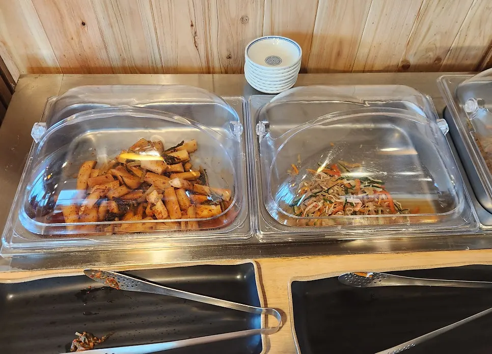 반찬 리필 셀프바와 계란후라이