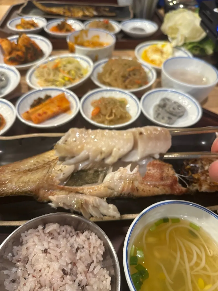 Wood-fired mackerel set plate