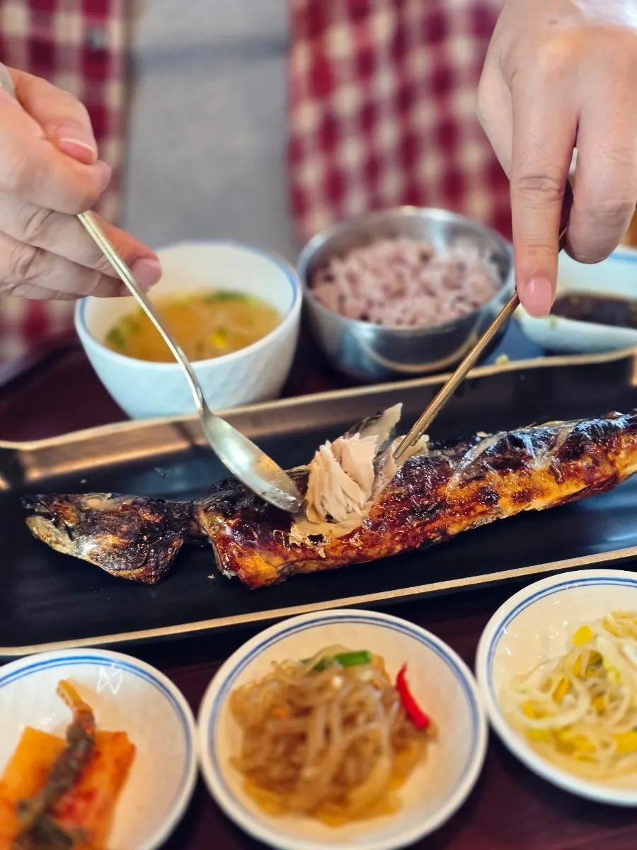 이호테우해변 앞 생선구이 식당 전경