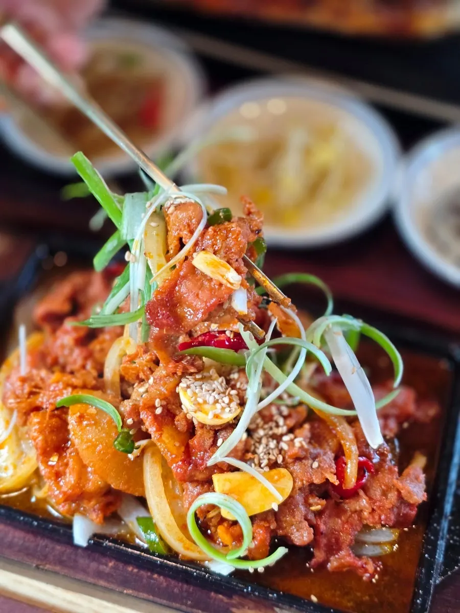 세트에 포함된 매콤한 제육 단품