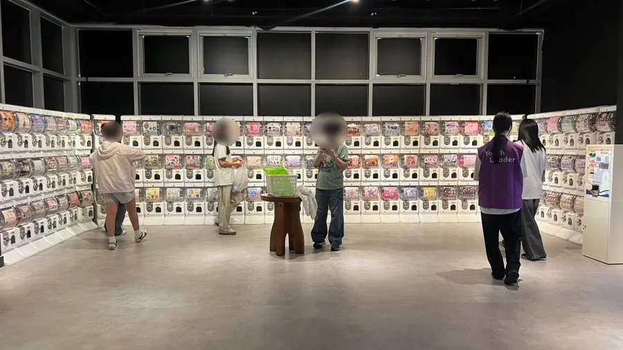 An exhibition space at Theme Park Toon with a distinct atmosphere