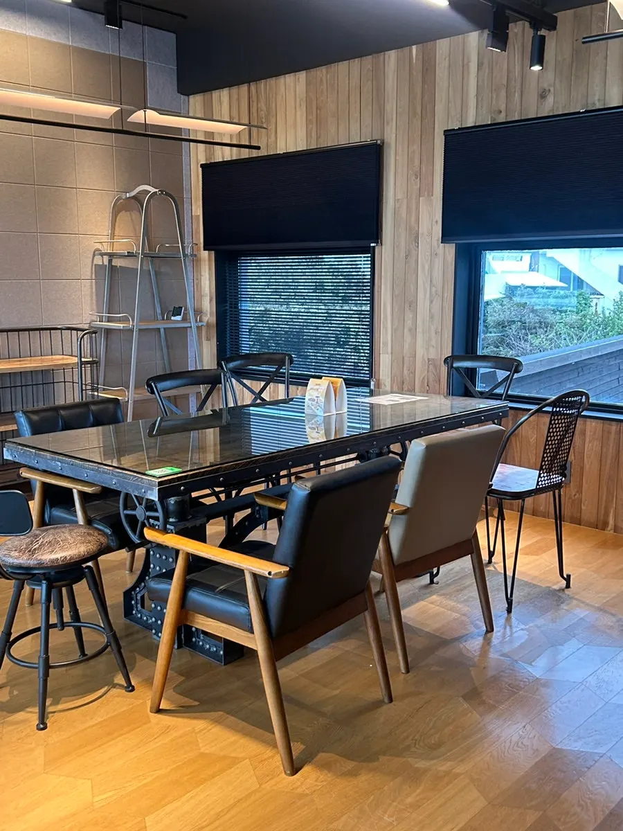 Spacious and pretty café interior atmosphere