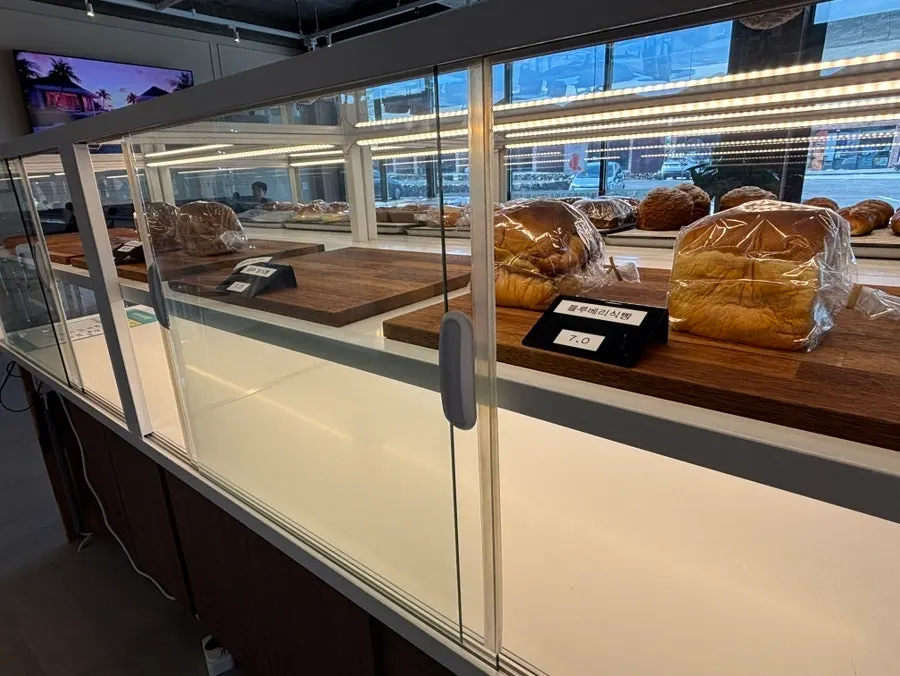 Garlic bread and chocolate chip cookies at Lala Cafe