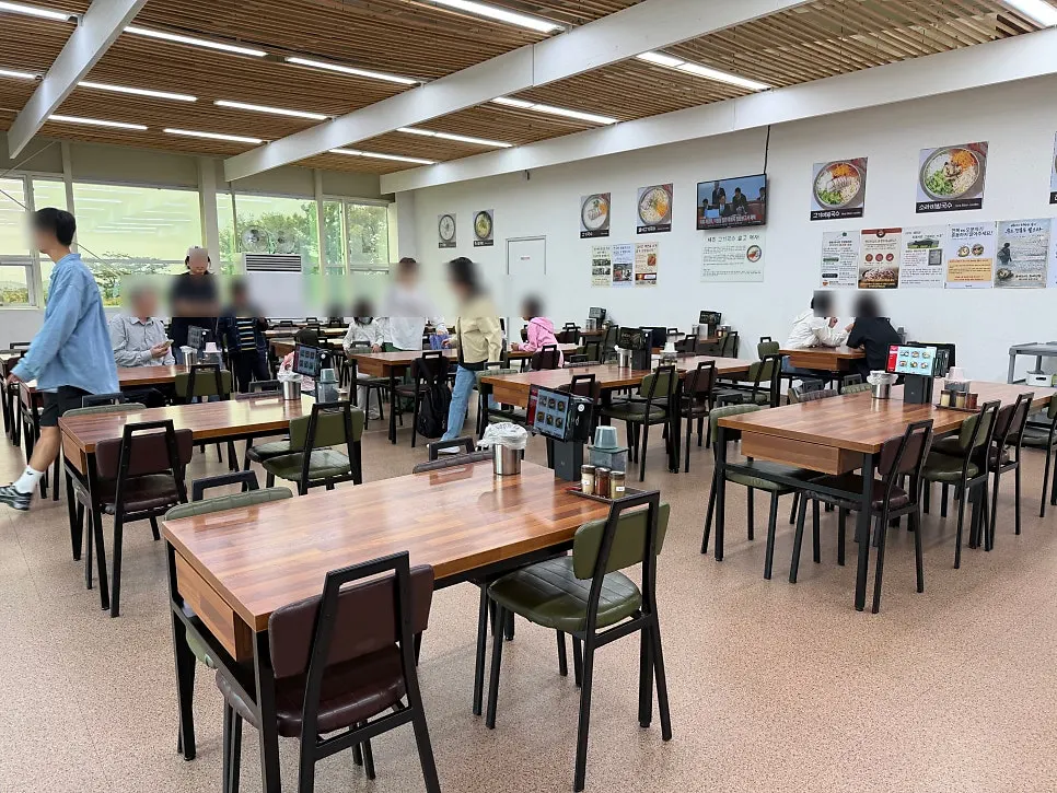 Interior of Myeonjumak Jeju Main Branch with roomy seating