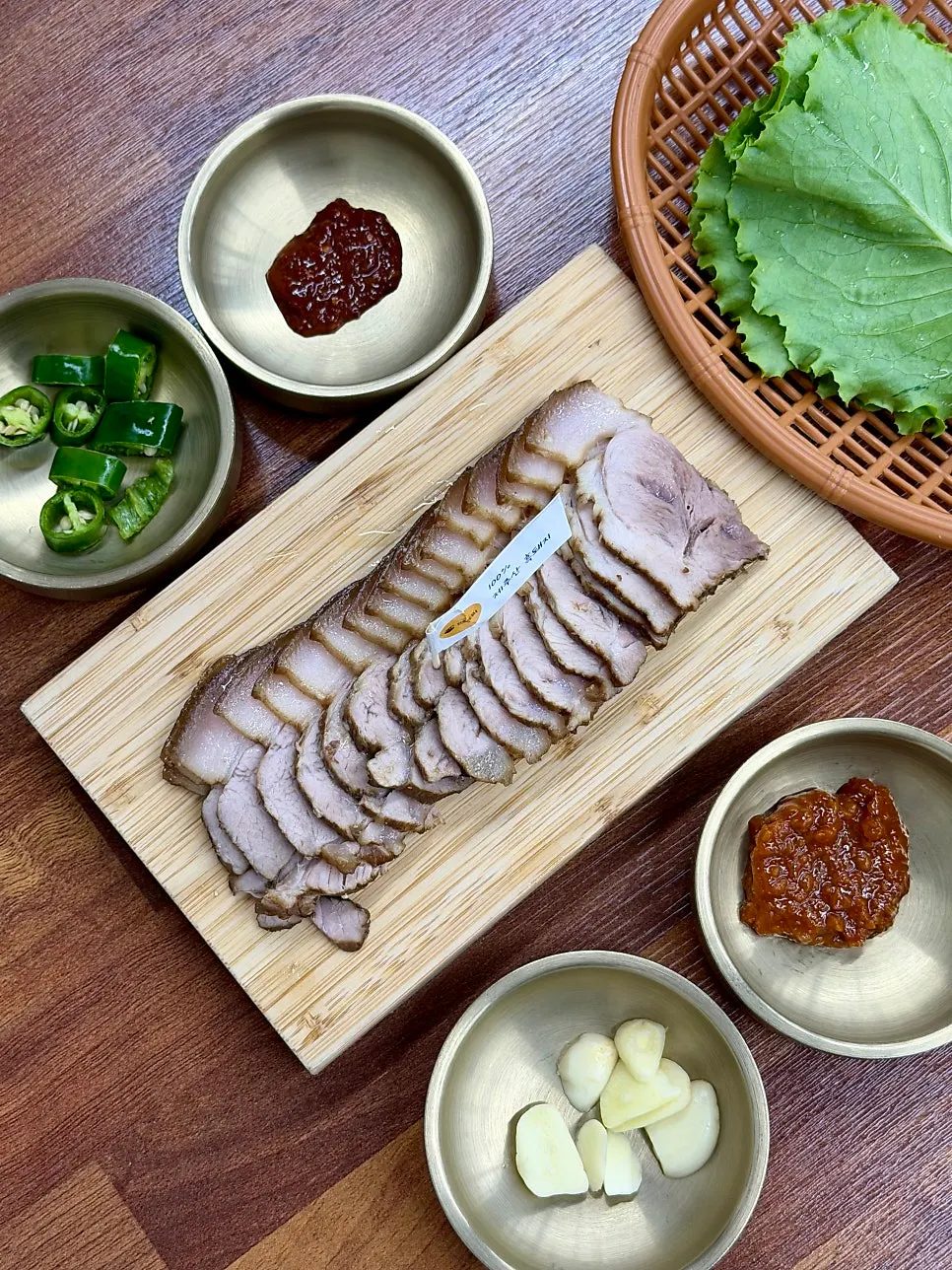 Thick slices of Jeju black pork dombe pork