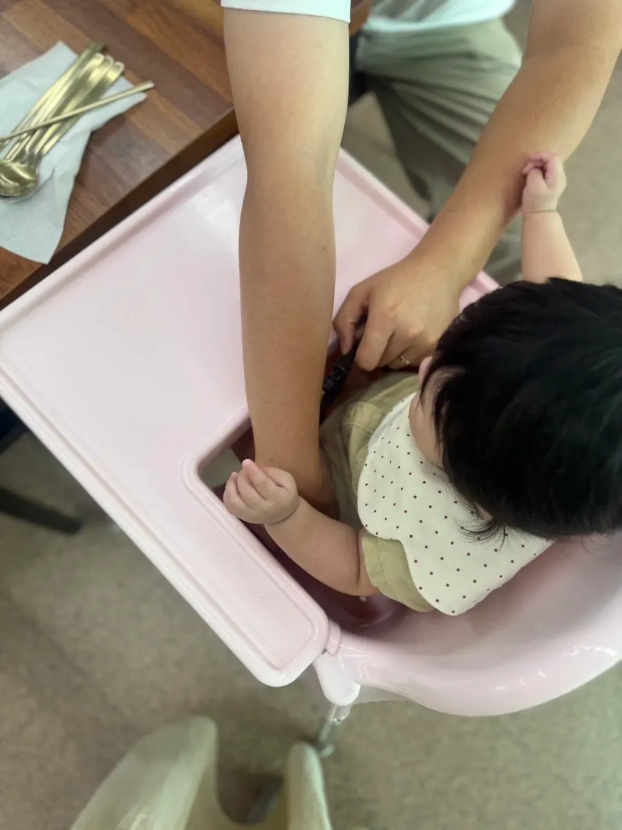 注文後に待っている子どもの様子