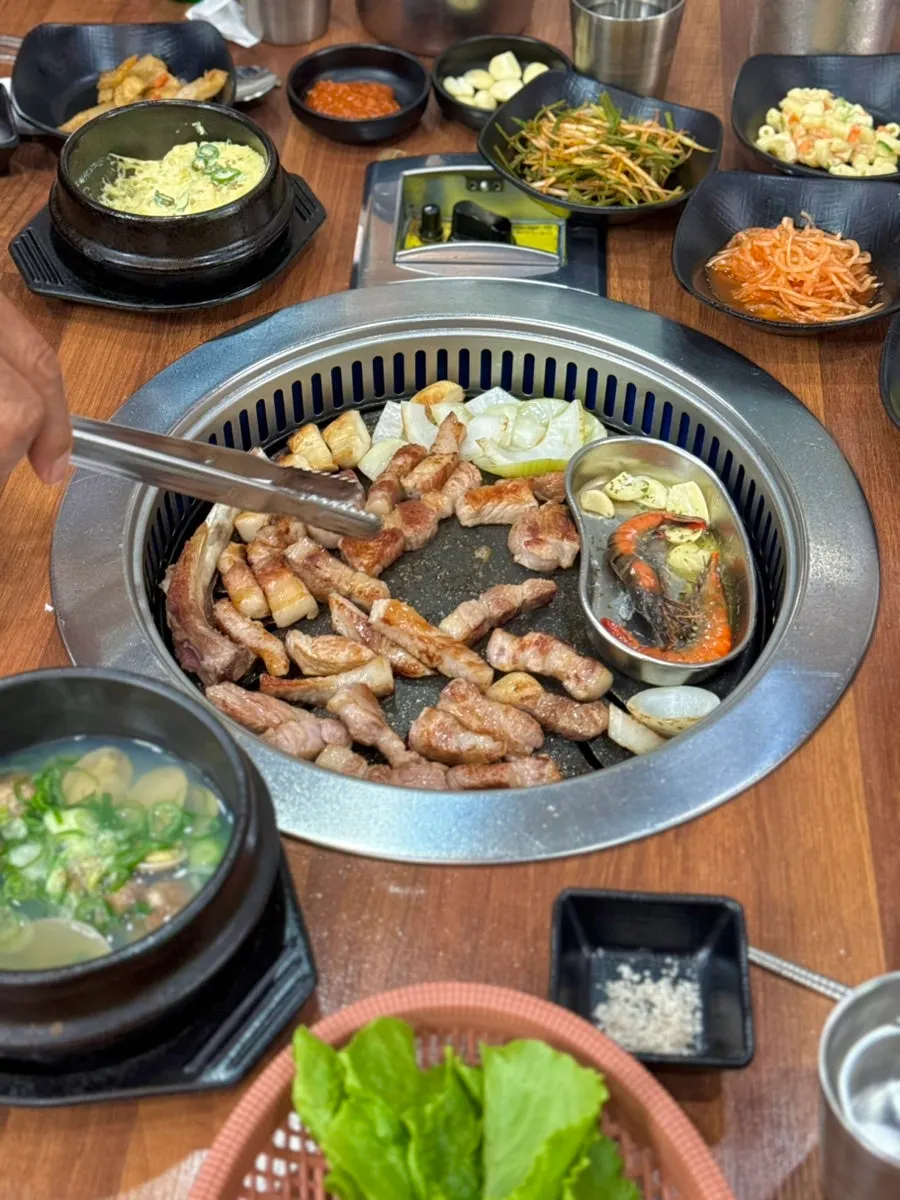 고기와 함께 구운 버터새우
