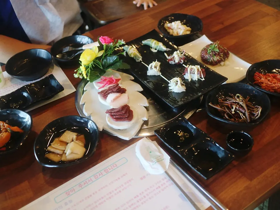 Table setting for the JOA Course