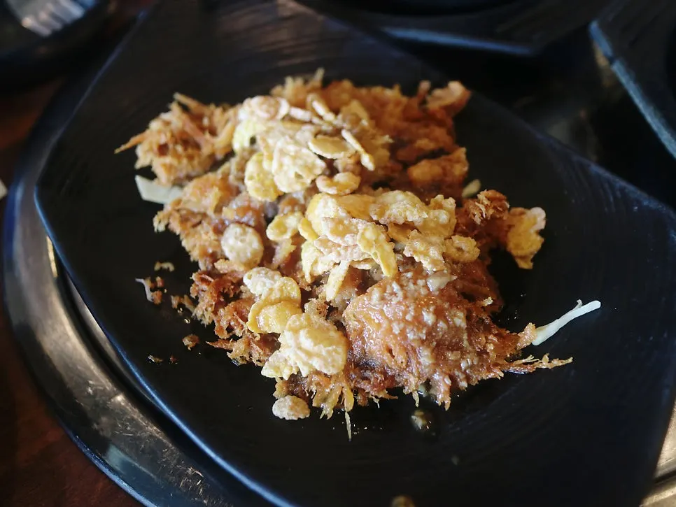 Cornflake-crusted horse makasseu