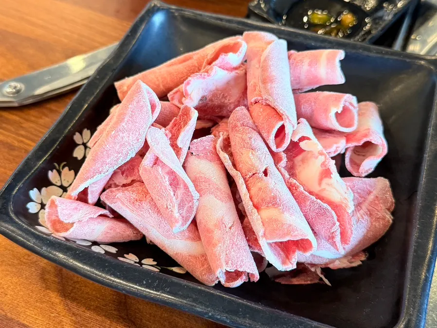 全餐最後上桌的馬肉涮涮鍋