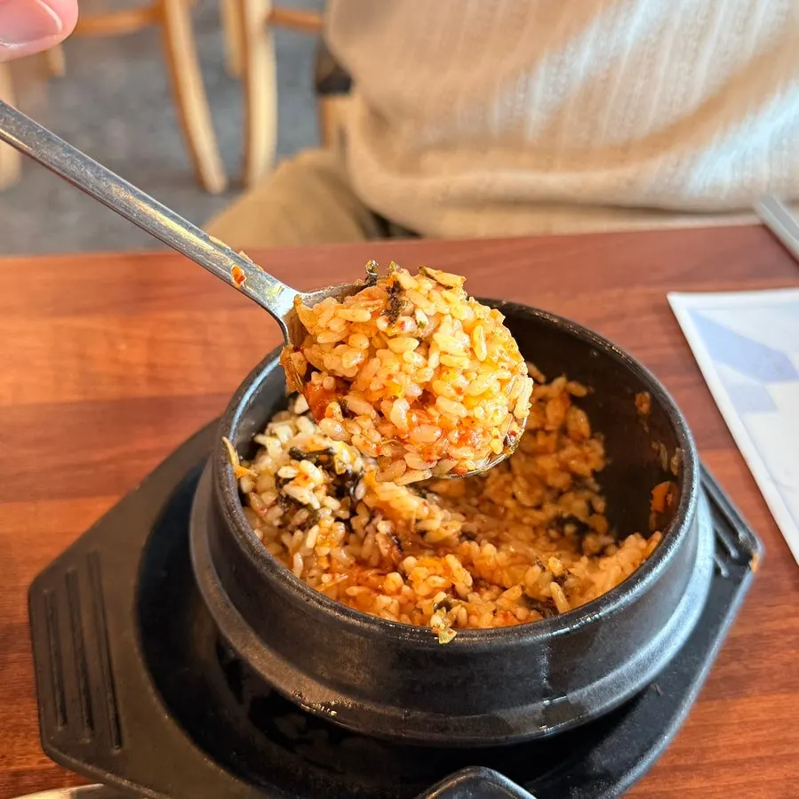 適合多人分食的馬肉全餐餐桌