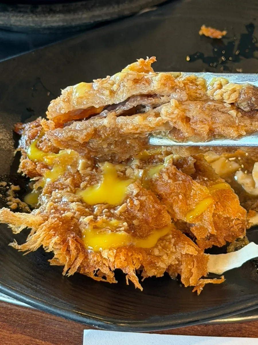 薄肉層疊油炸的馬肉炸排