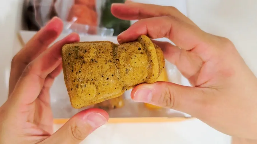 Earl Grey hareubang madeleine