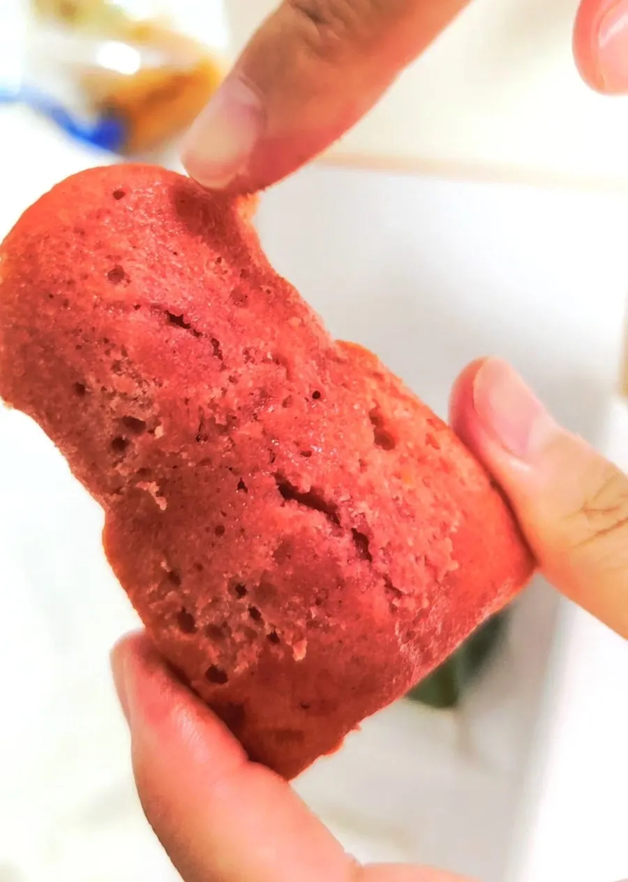 Buttery prickly-pear madeleine dessert