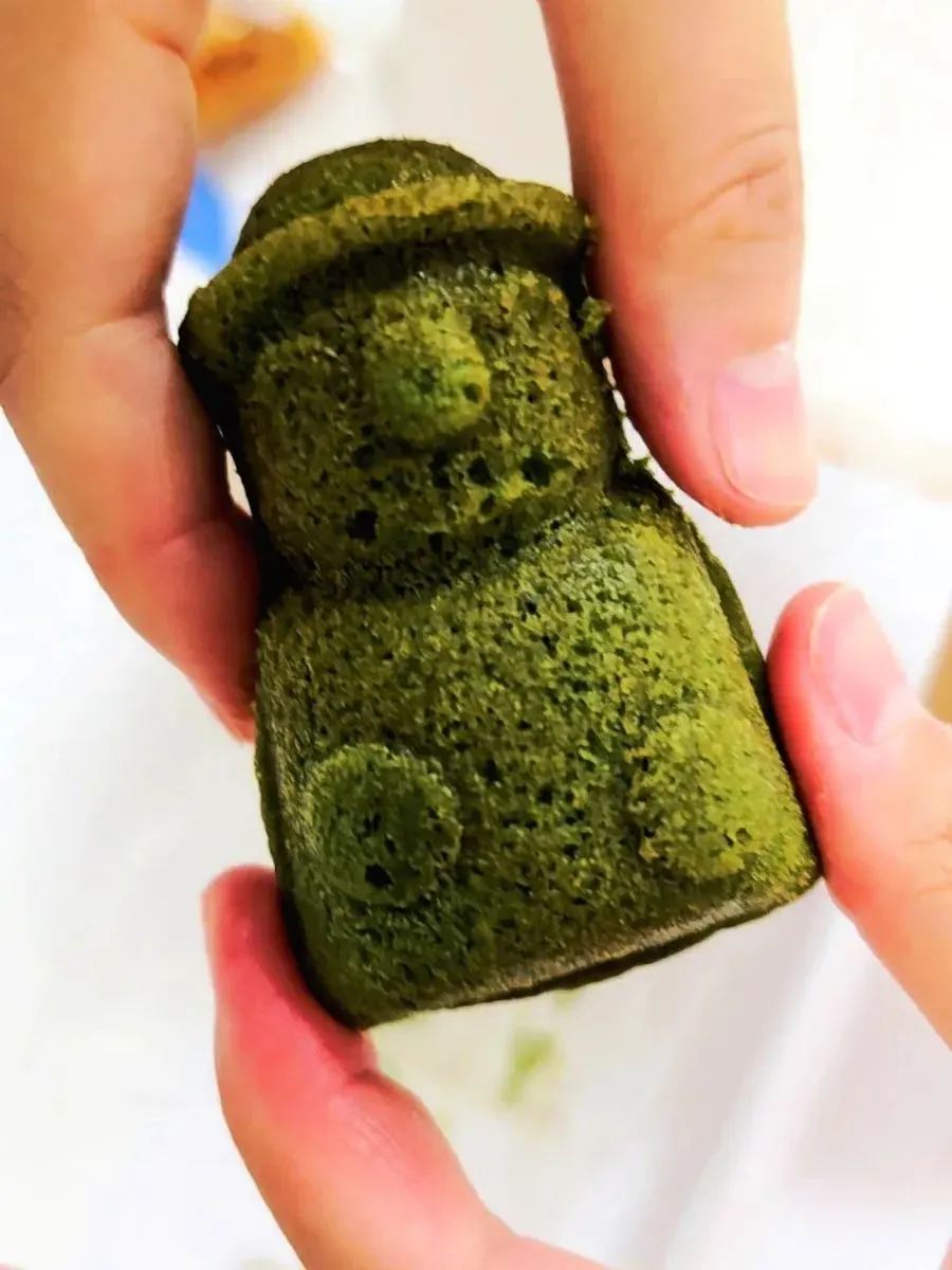 Matcha hareubang madeleine