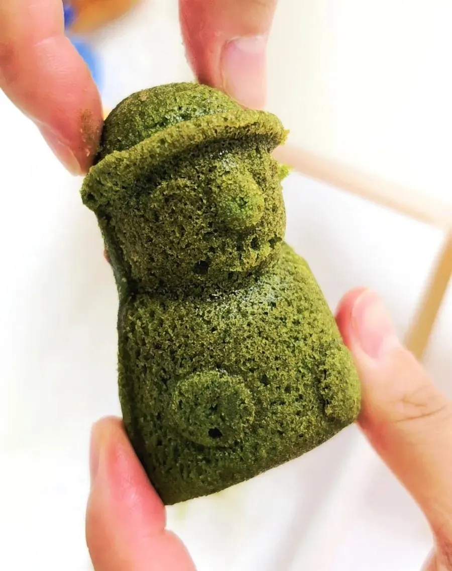 Madeleine with rich matcha flavor