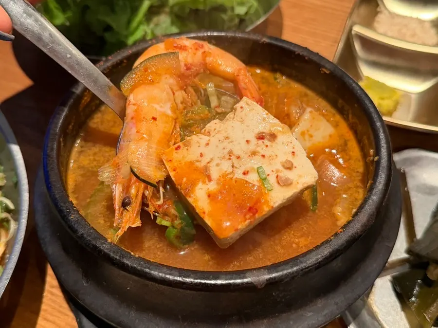 Doenjang jjigae with scallop and large tofu chunks