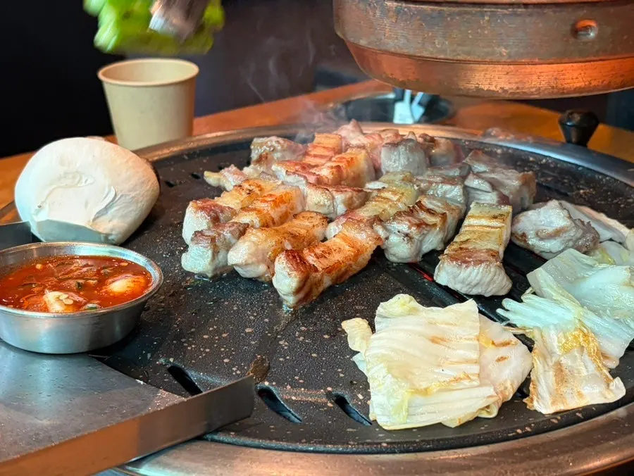 店员代烤好的黑猪梅花肉