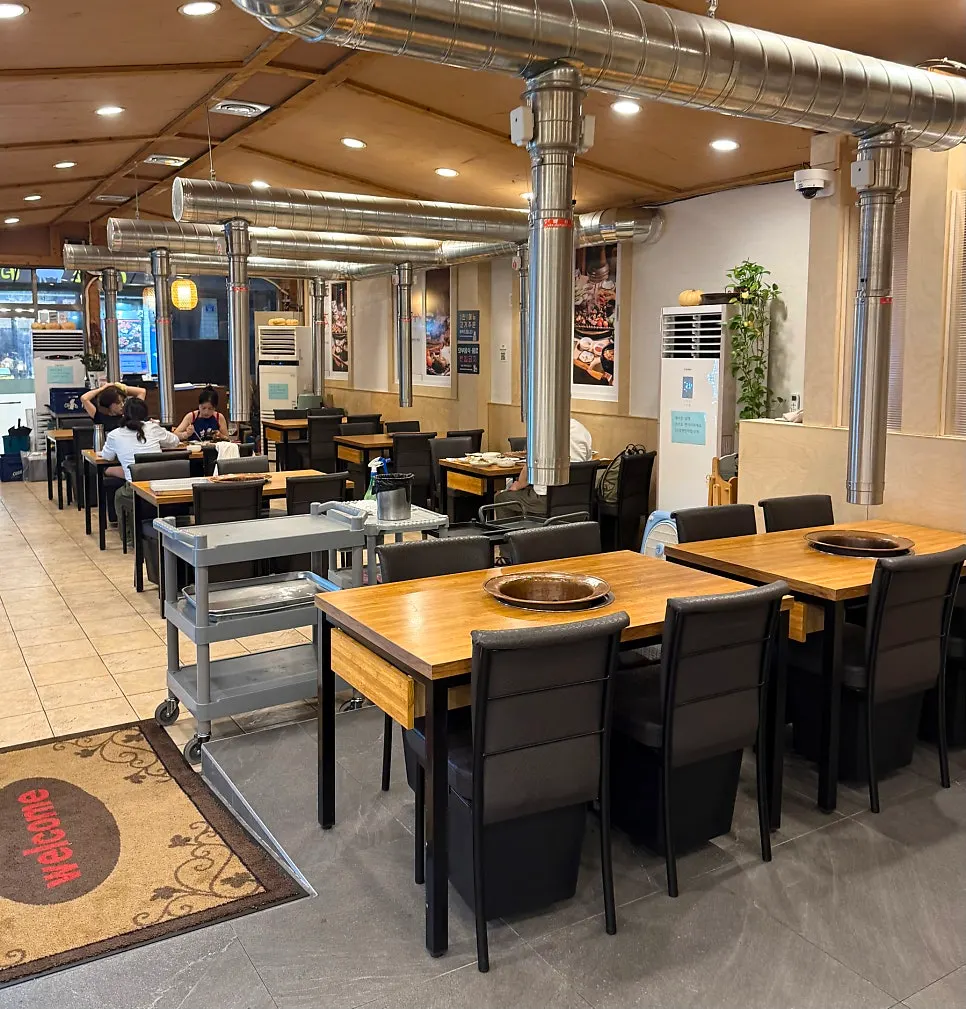 Interior of Jeju Boncham Sutbul Galbi restaurant