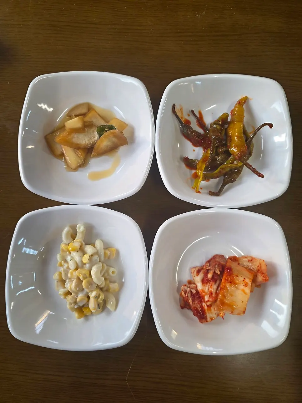 Basic table setting before the meal