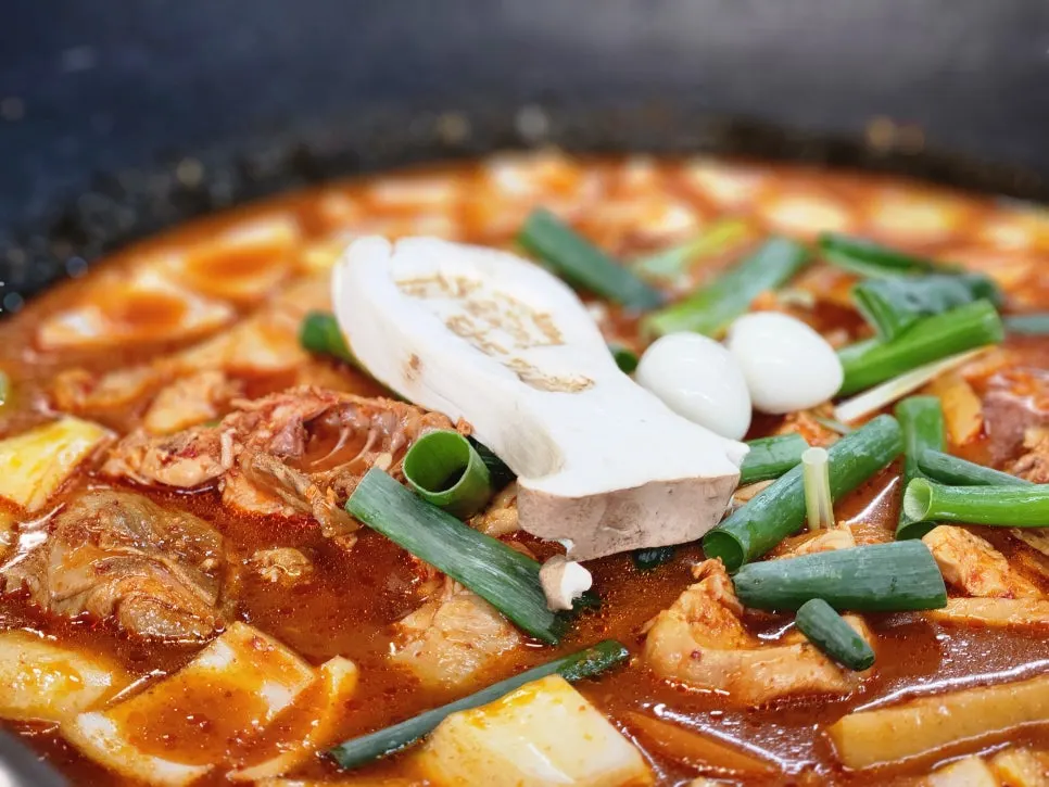 A big pot of dakbokkeumtang, a 2-person portion