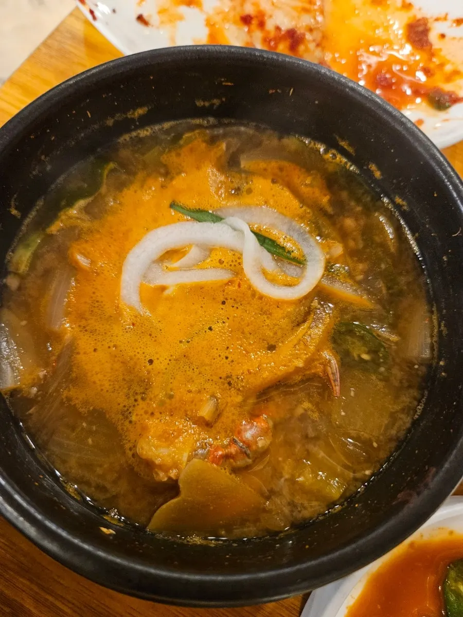 새콤달콤한 냉면 한 그릇