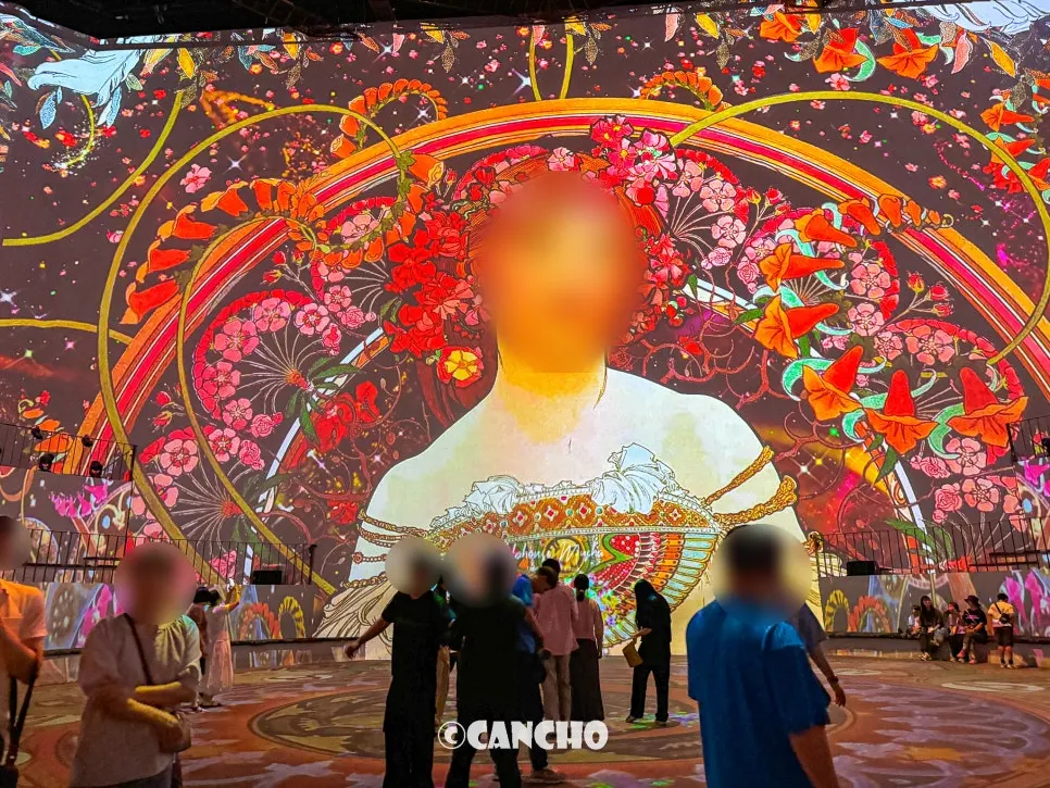 Interactive media art where flowers bloom at a touch