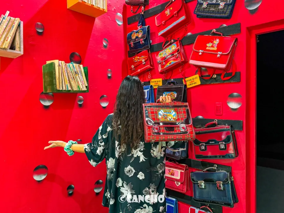 Photo zone full of old-fashioned bags