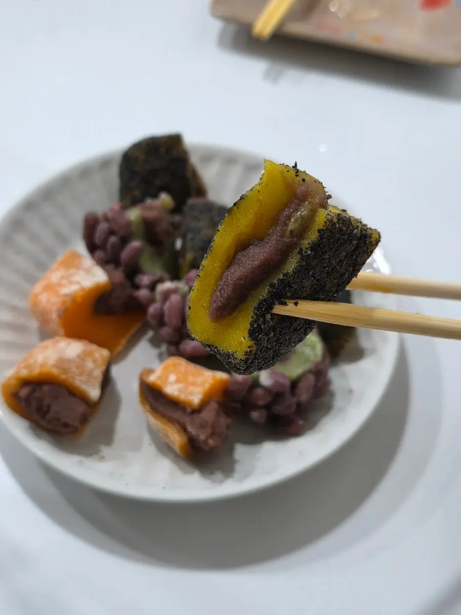 팥 오메기떡 단면