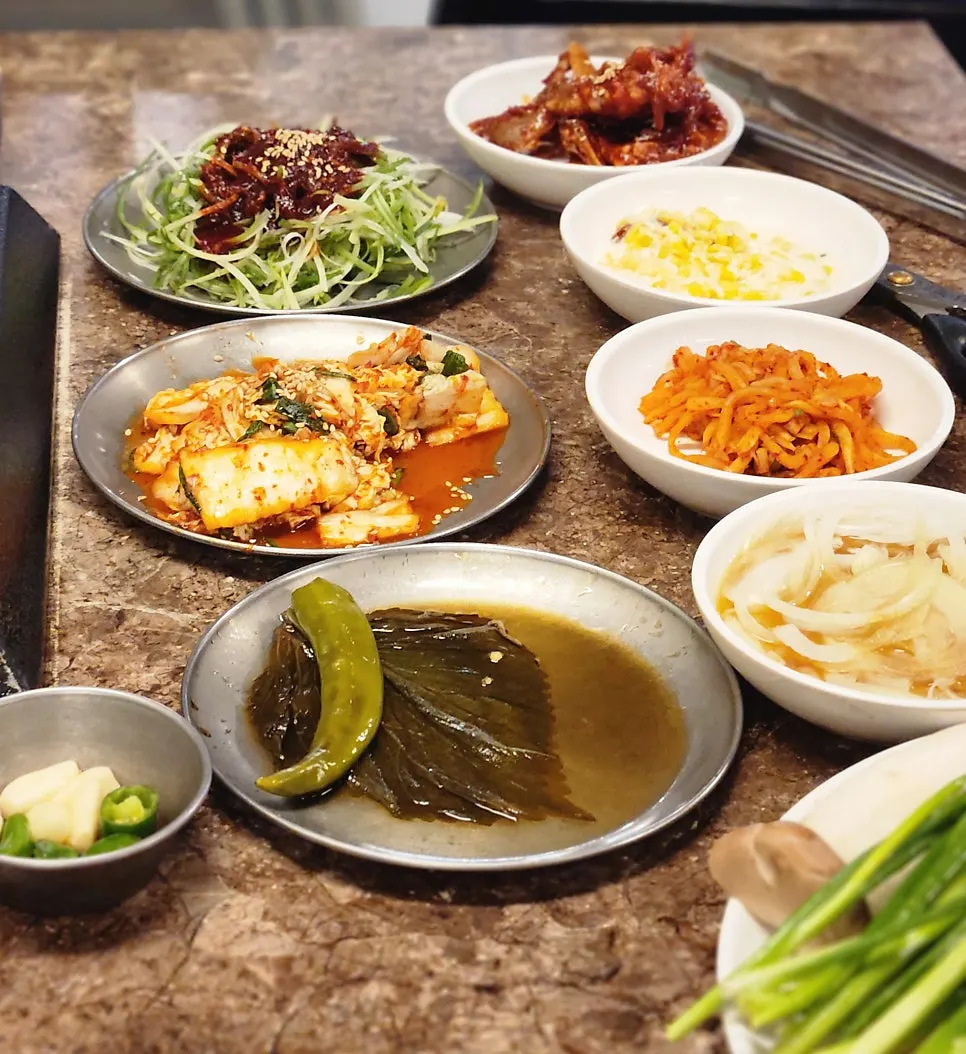 Nanchuk Matdon pork and side-dish spread