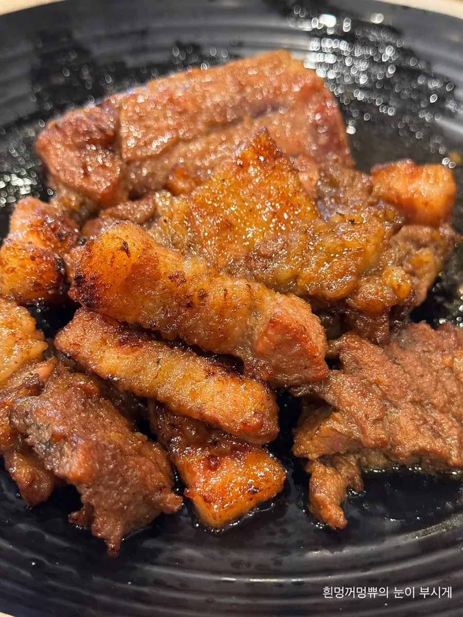 숯불에 바삭하게 구운 새우