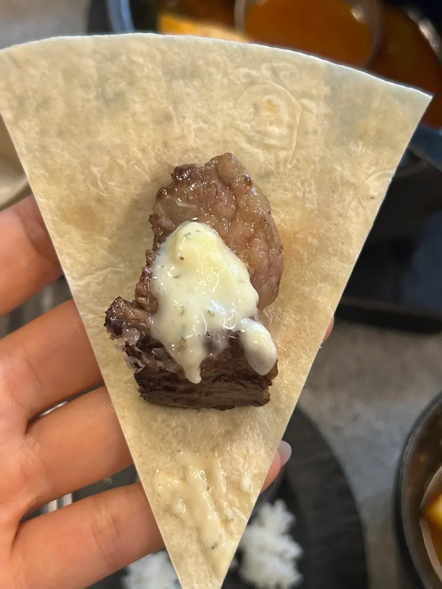 Udae galbi disantap dengan garam