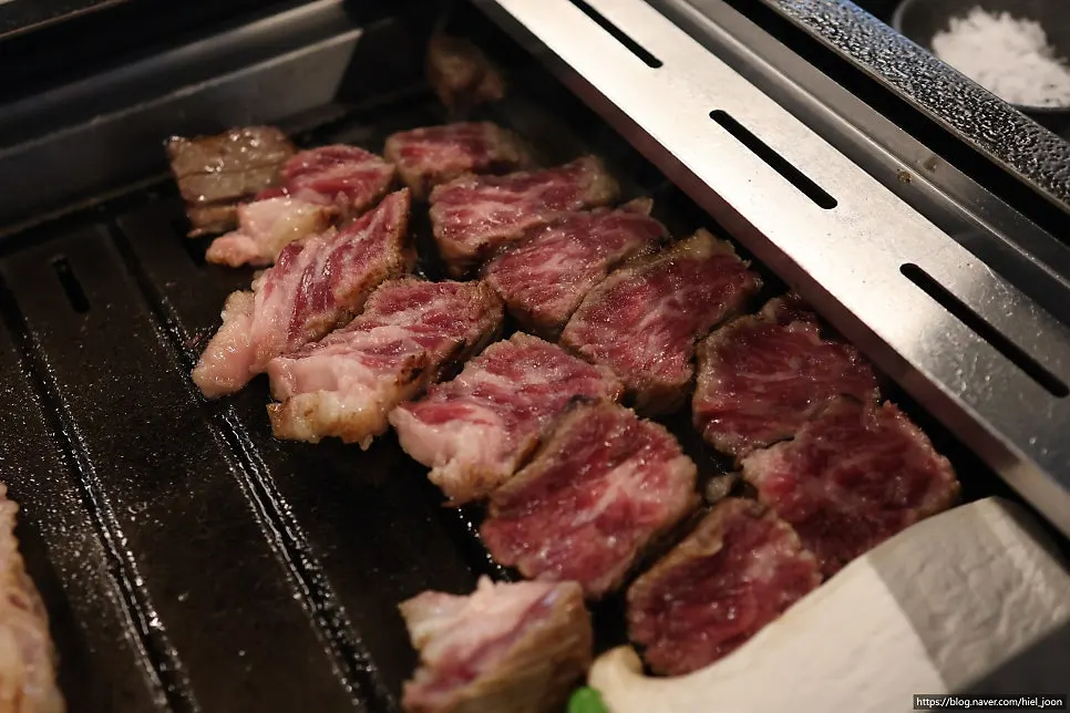Potongan udae galbi yang sedia dimakan