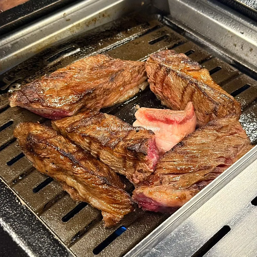 Ordered raw straw-smoked udae galbi, 4 servings