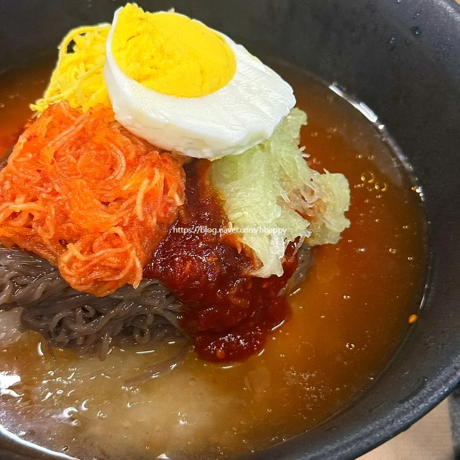 Snow-flake rice noodle soup packed with fine ice