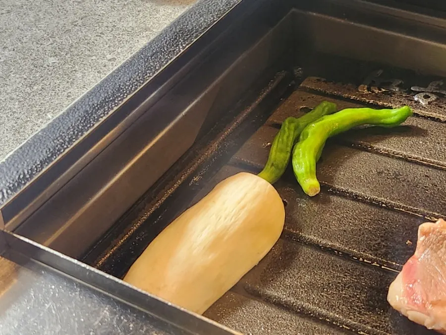 짚불 연기가 감싸는 우대갈비