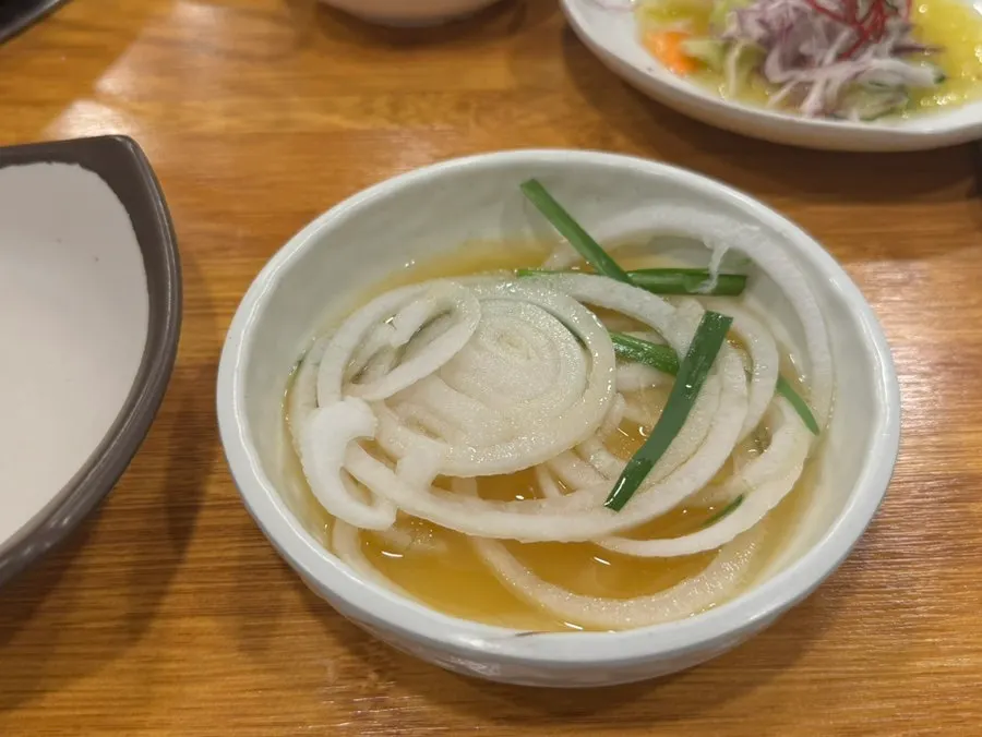 기본 제공되는 양파절임