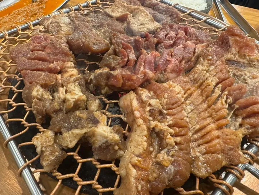 본 특제 양념돼지갈비 300g 1인분