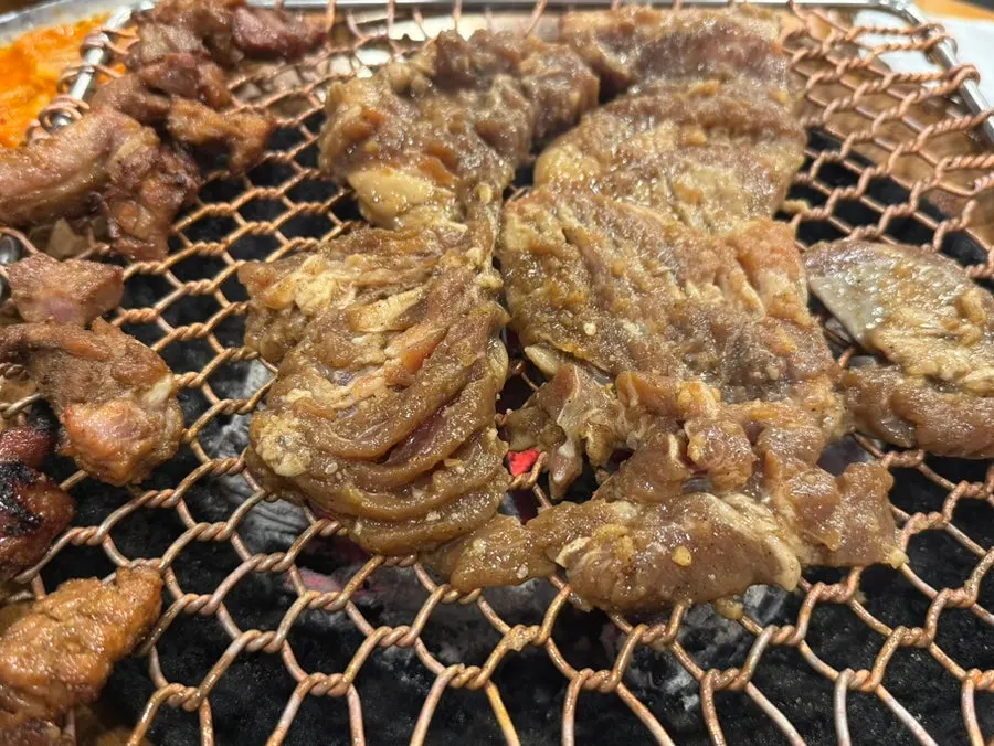 제주 노형동 양념돼지갈비 흑돼지 5일 뒤 4인분과 냉면, 제주본참숯불갈비
