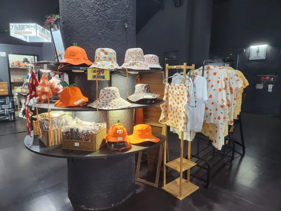 Goods display at Nohyeong Jotpumjeom