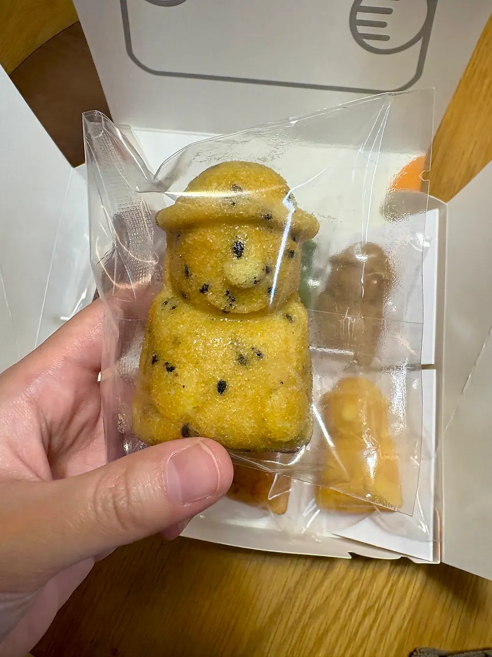 Harubangne madeleines in colors inspired by Jeju's nature
