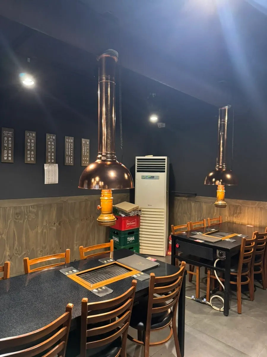 Table seating at Jeju Oktop, Gwangju Gyeongan Branch